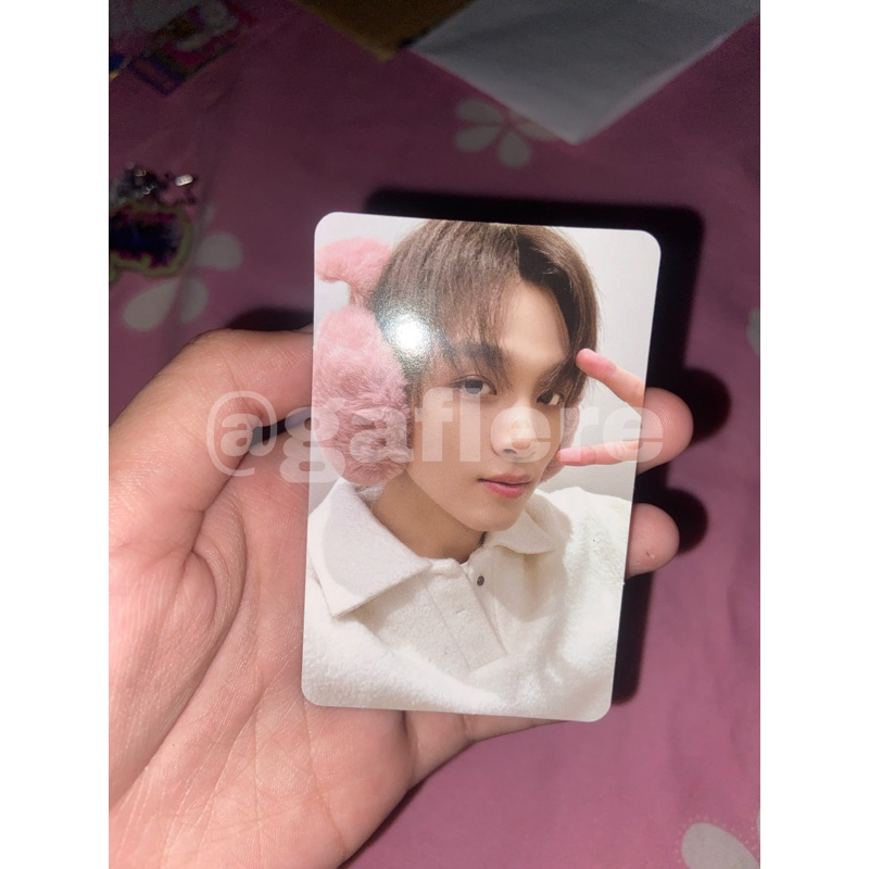 WTS haechan pink christmas headphone pink