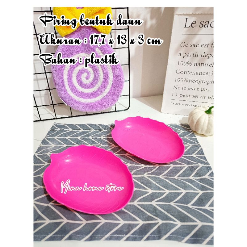 Piring plastik bentuk daun / piring snack