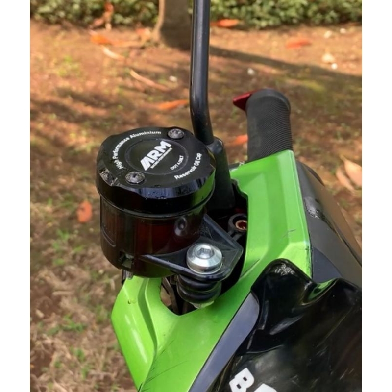 tutup tabung master rem dan radiator by Arm