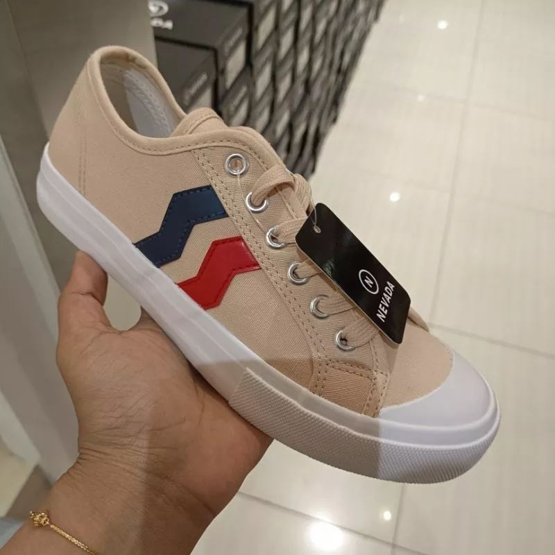 Sepatu Sneakers Wanita Nevada/Sepatu Sport Wanita/Sepatu Olahraga Wanita