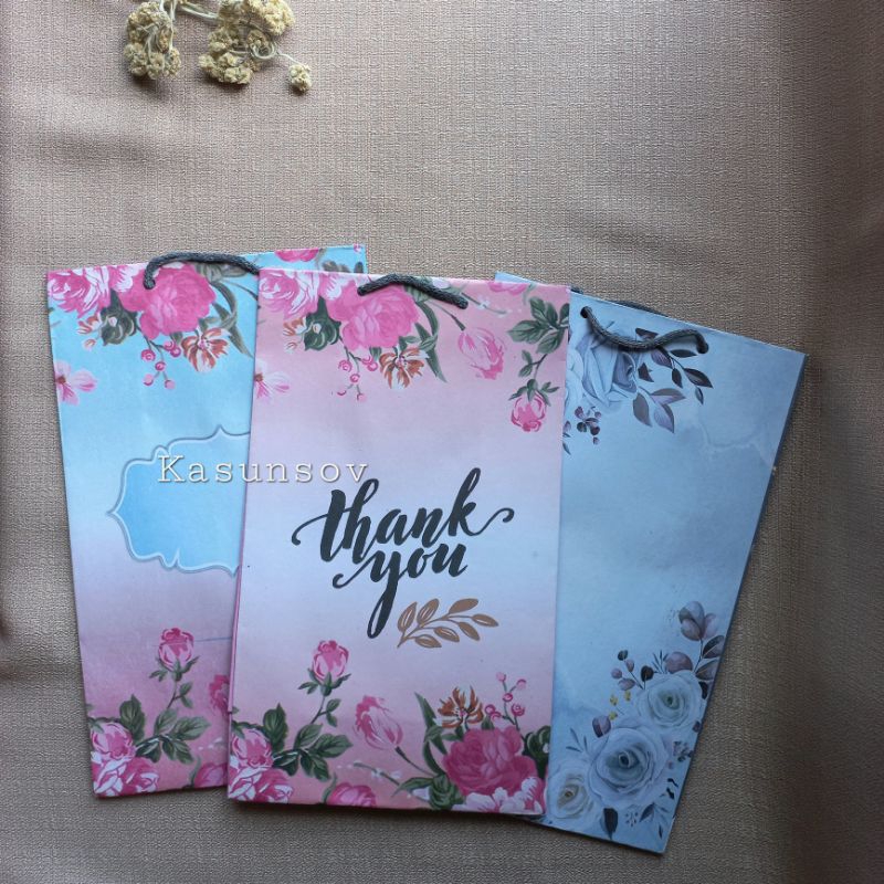 

PAPER BAG WARNA CANTIK/ Tas kado/ tas hadiah souvenir snack/ goodie bag