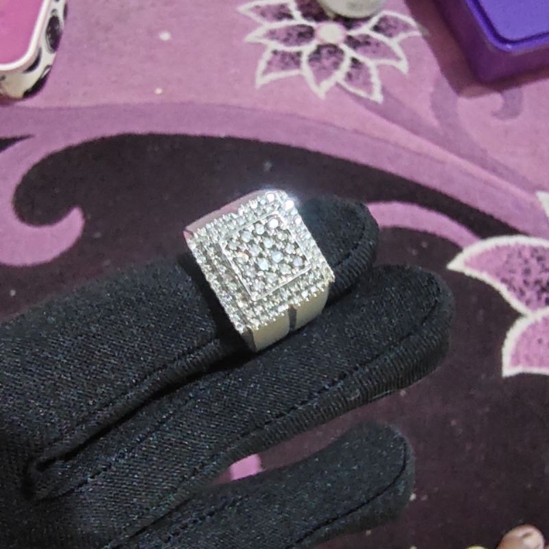 Cincin pria bentuk stempel dengan berlian putih full berlian asli