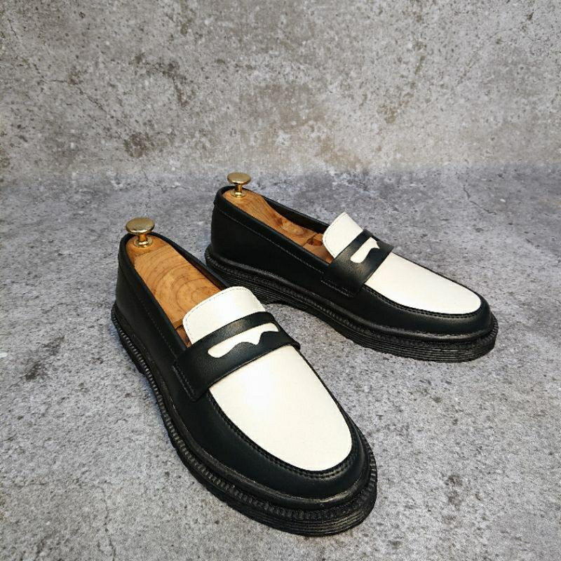 Docmart Penny Loafers Sepatu Docmart Penny Loafers Khaila Pria / penny loafers / sepatu docmart / lo