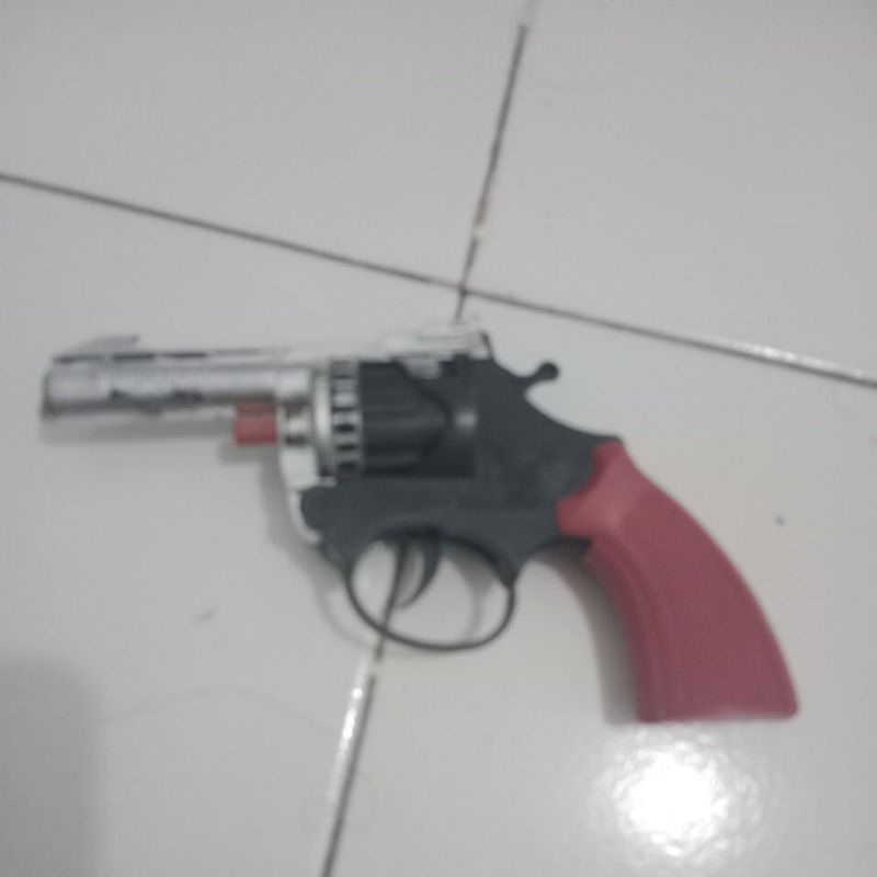 pistol dompis