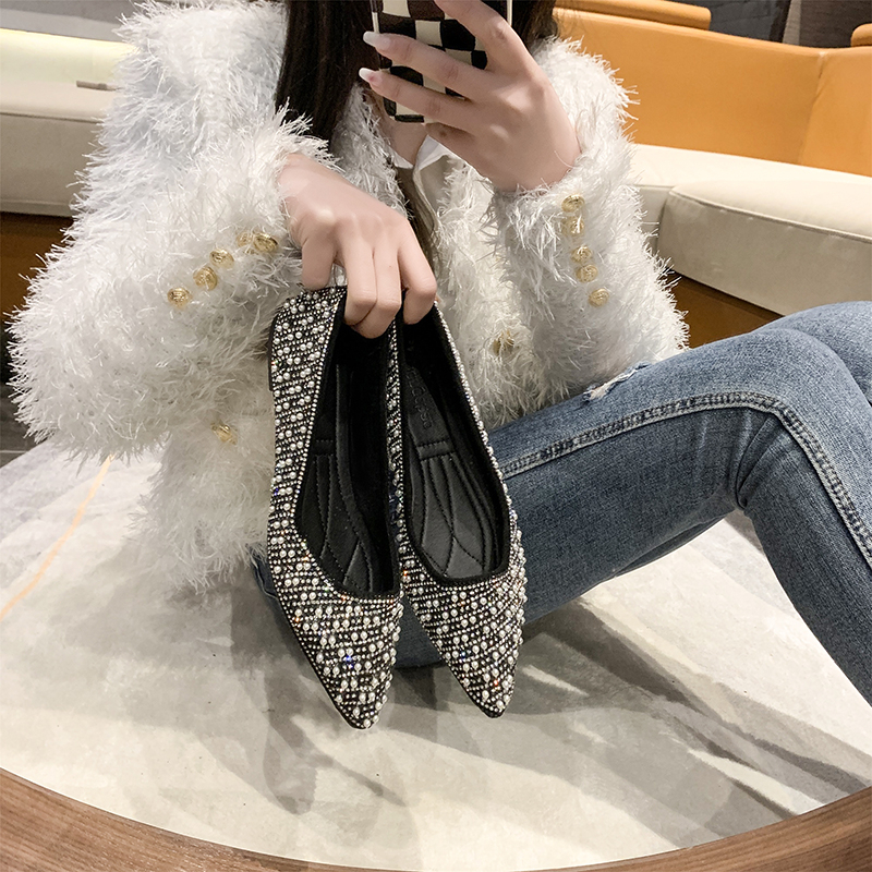 Sepatu Flat Shoes Wanita Import Murah Sol Karet Pointed Flats Balerina Balet Pesta Mutiara Kristal Hitam Black Beige Krem Gaya Korea - Ukuran 35 36 37 38 39 40