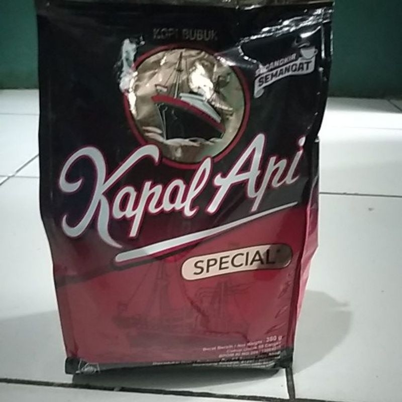 

Kopi kapal api bubuk special merah 380 gram