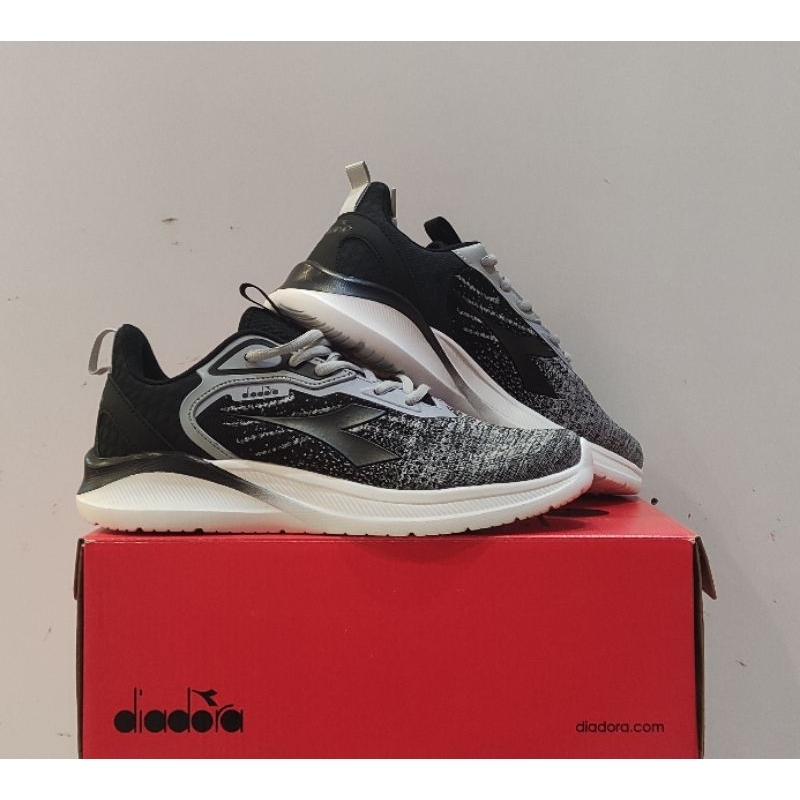 SEPATU RUNNING DIADORA - FINLEY