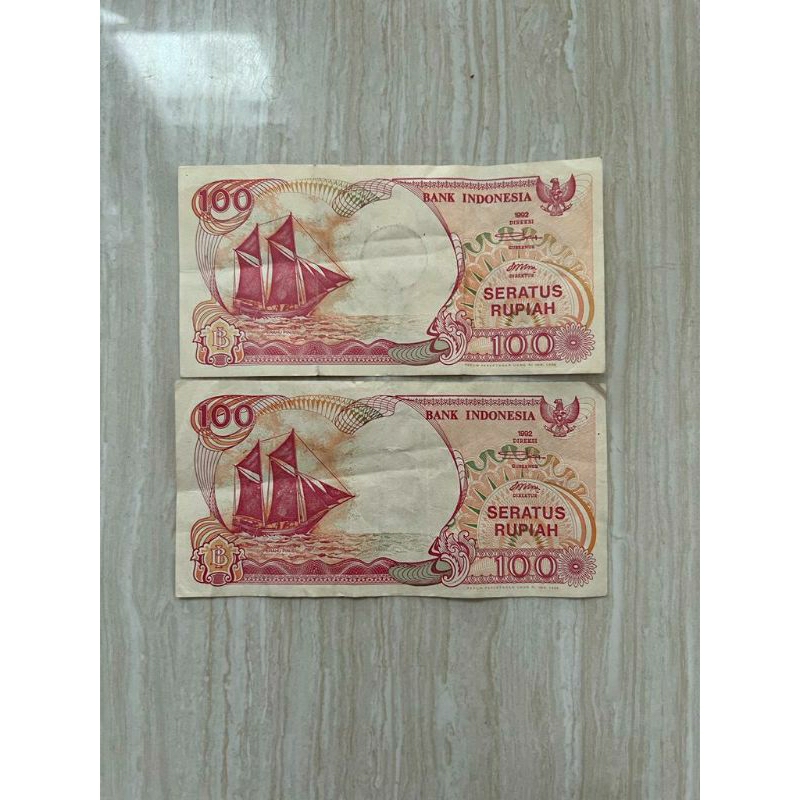 Uang Kuno 100 Rupiah Perahu Phinisi Merah Asli