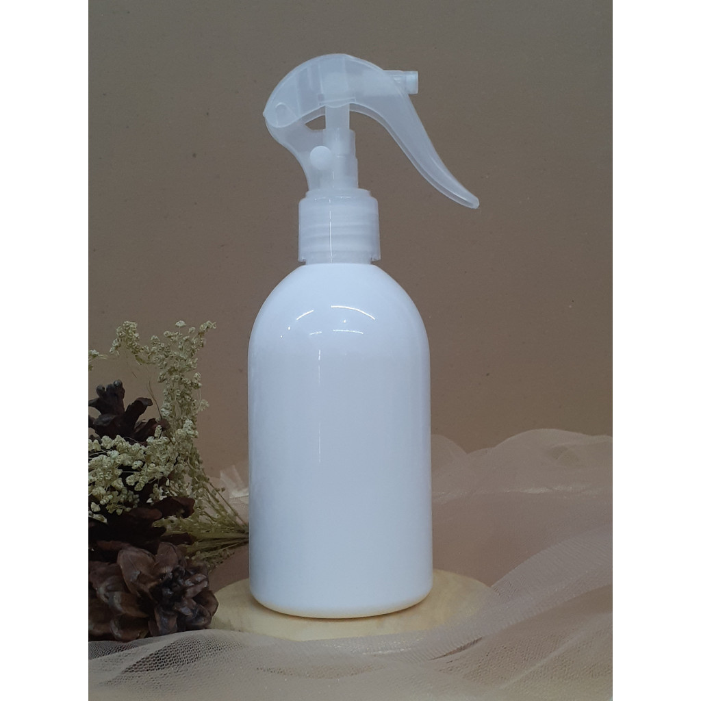 Botol Plastik 250ml Oval Putih Tutup Spray Trigger Bebek