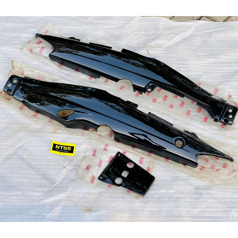 BODI BODY BELAKANG YAMAHA F1ZR FIZR ORIGINAL YAMAHA NOS WARNA HITAM
