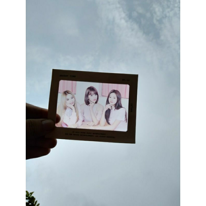 Lee Chaeyeon Miyawaki Sakura Kim Minju IZONE Film Photo Secret Time unit