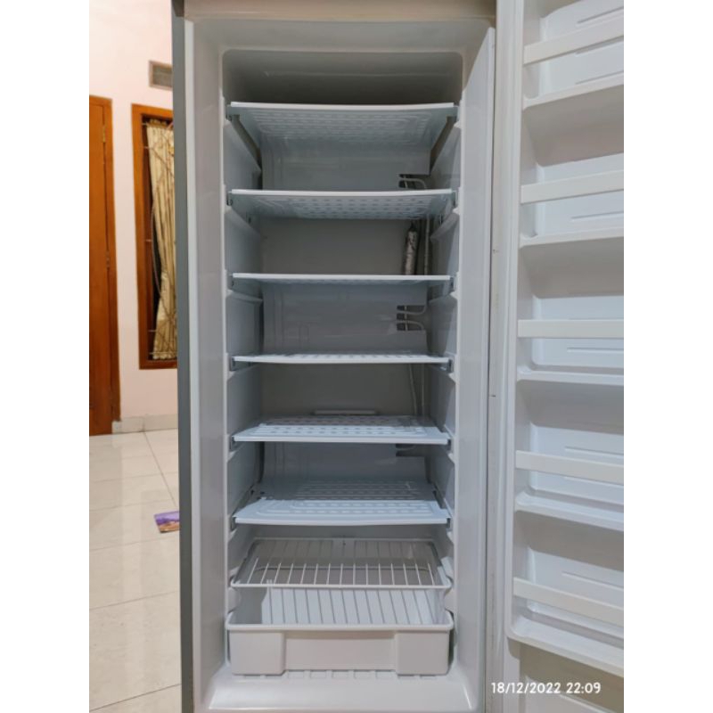 Preloved Freezer ASI Aqua