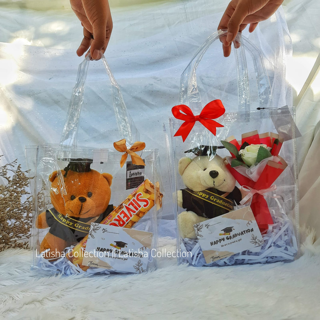 

Hampers Boneka Wisuda Bunga dan Coklat untuk Momen Spesial