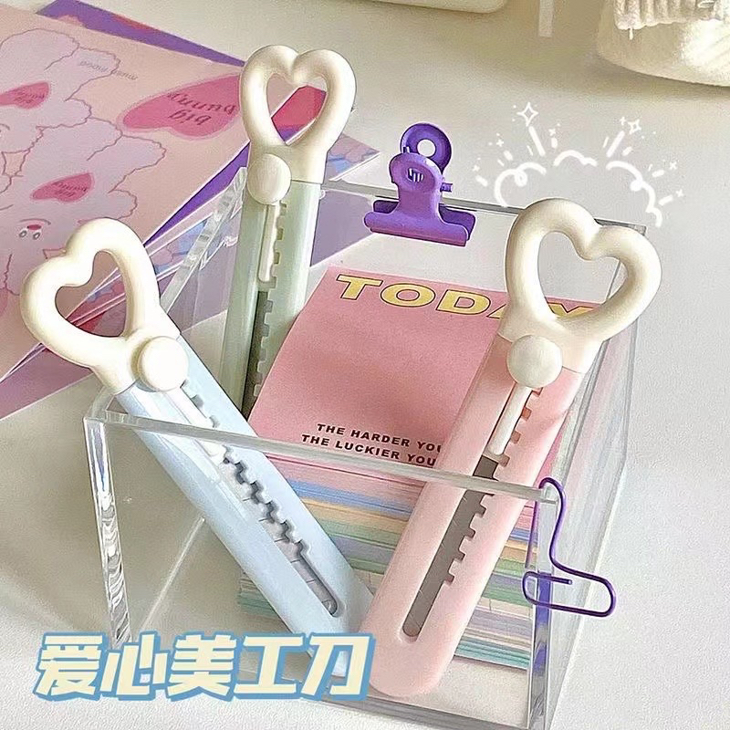 

Cutter Mini Love Pisau kertas Mini