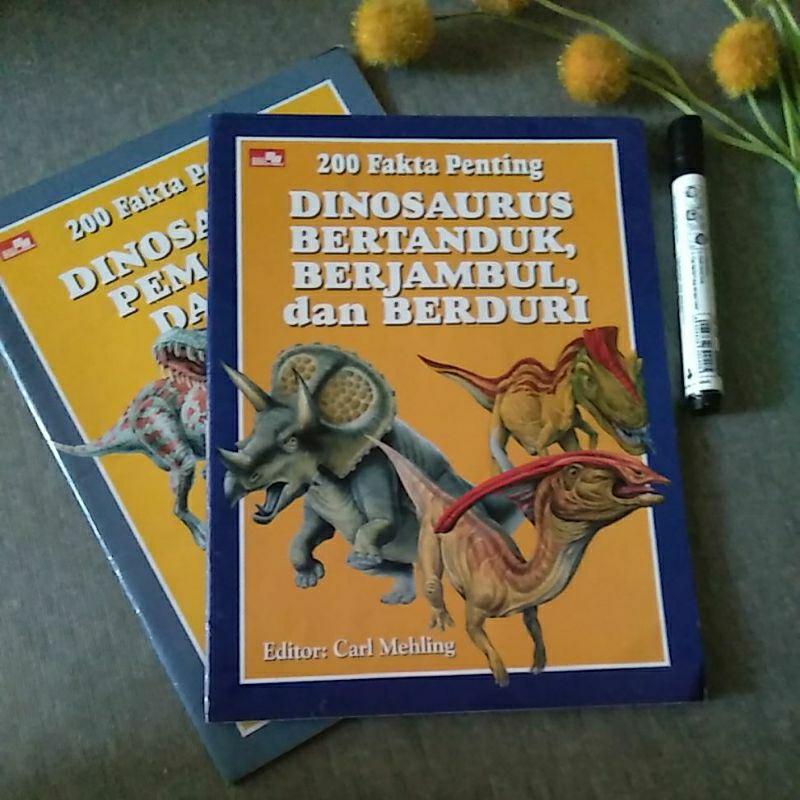 Buku ensiklopedia 200 fakta penting Dinosaurus