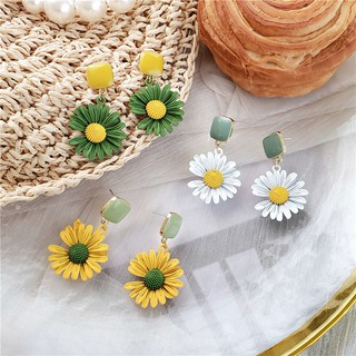 Anting Tusuk Bunga Daisy Untuk Wanita / Aksesoris Fashion Wanita Anting Bunga Daisy