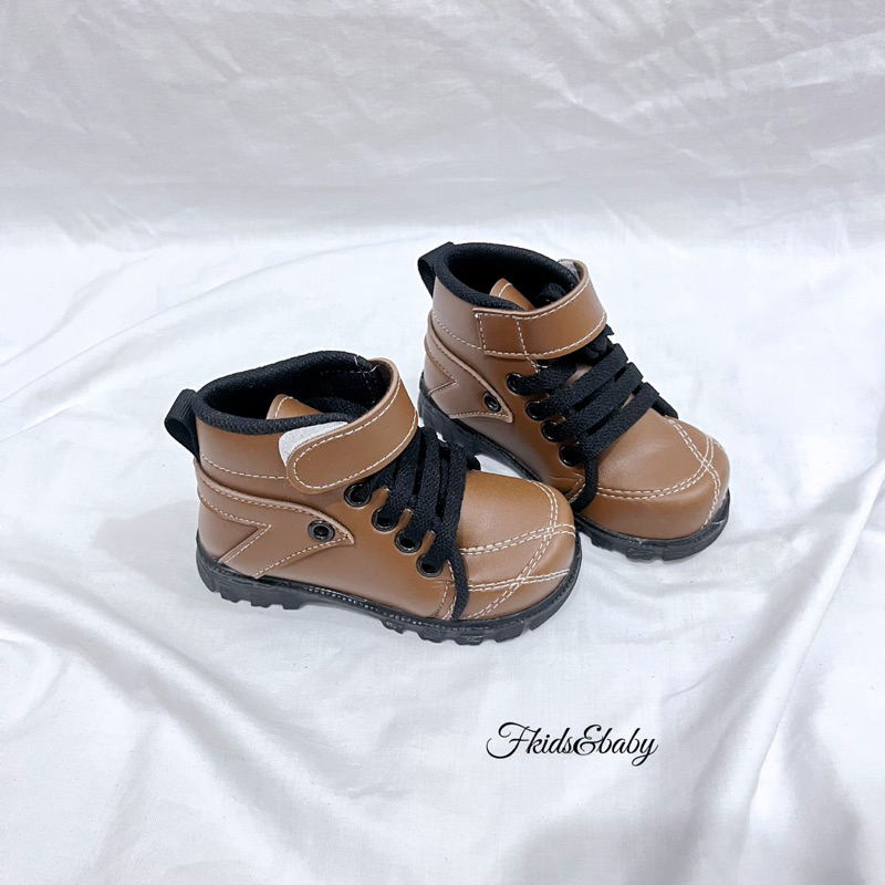 Sepatu boot anak usia 1-3 tahun