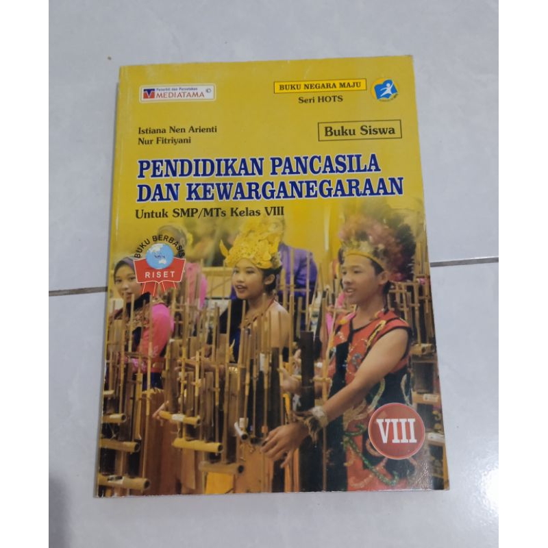 

pendidikan pancasila dan kewarganegaraan mediatama 100℅ orisil atau asli