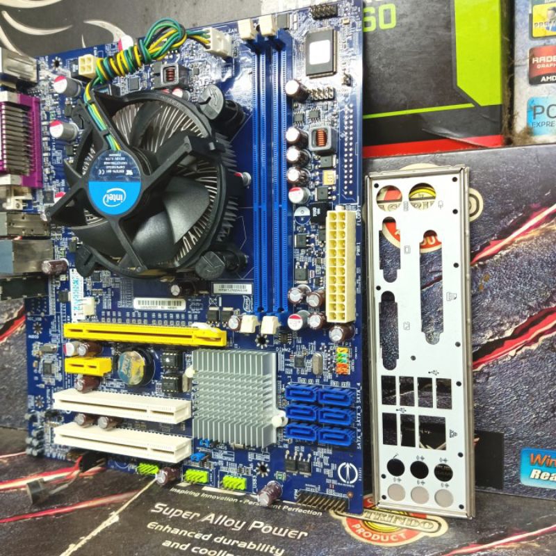PAKET Motherboard Foxconn Zyrex 1156 Processor Intel Core i3 Bonus Fan Processor DDr3
