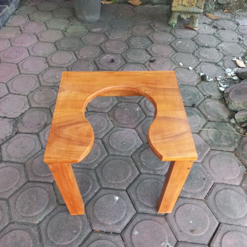 kursi duduk model U/Kursi kloset duduk