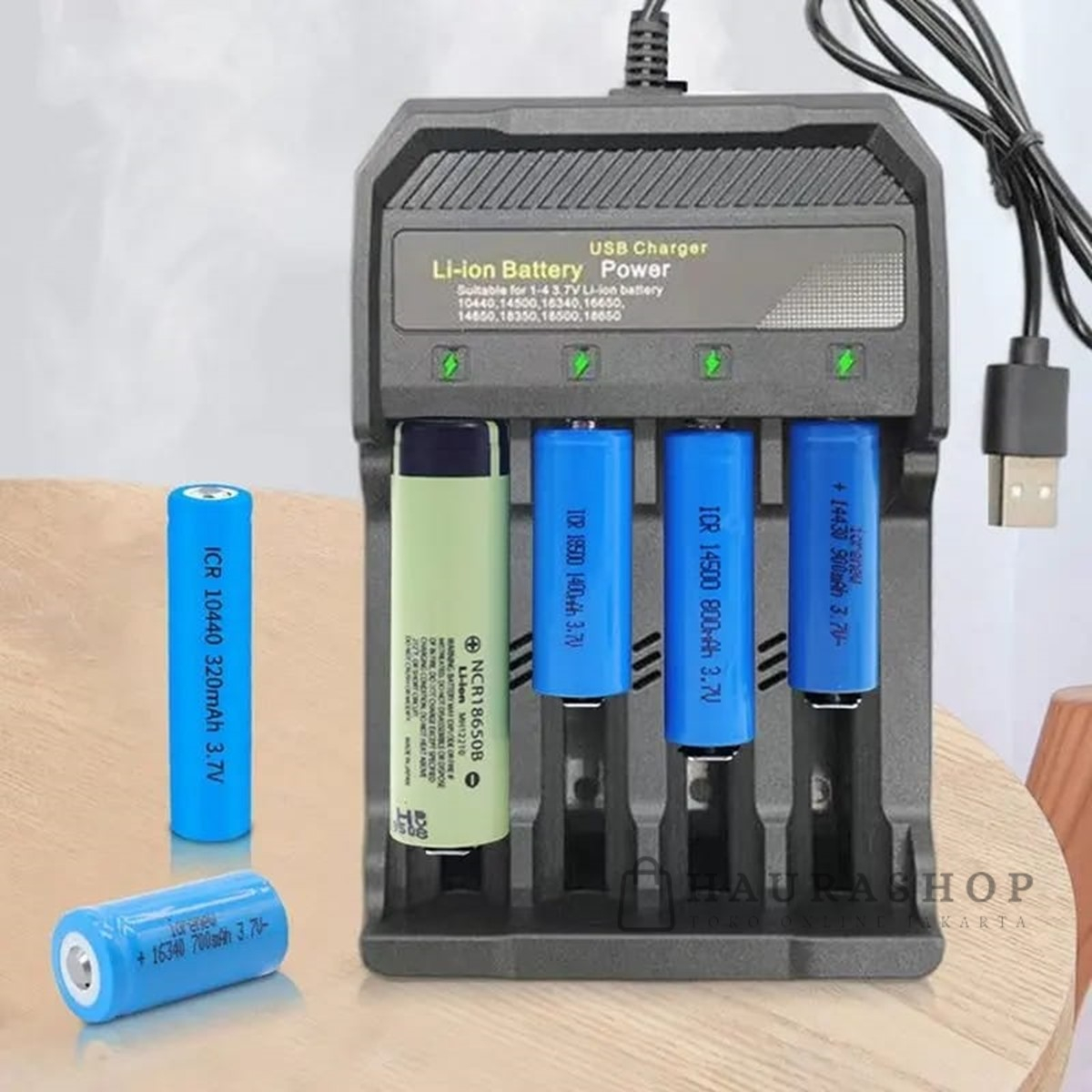 Charger Baterai 4 Slot USB 4.2V 2A 18650 AA AAA Universal Fast Charger