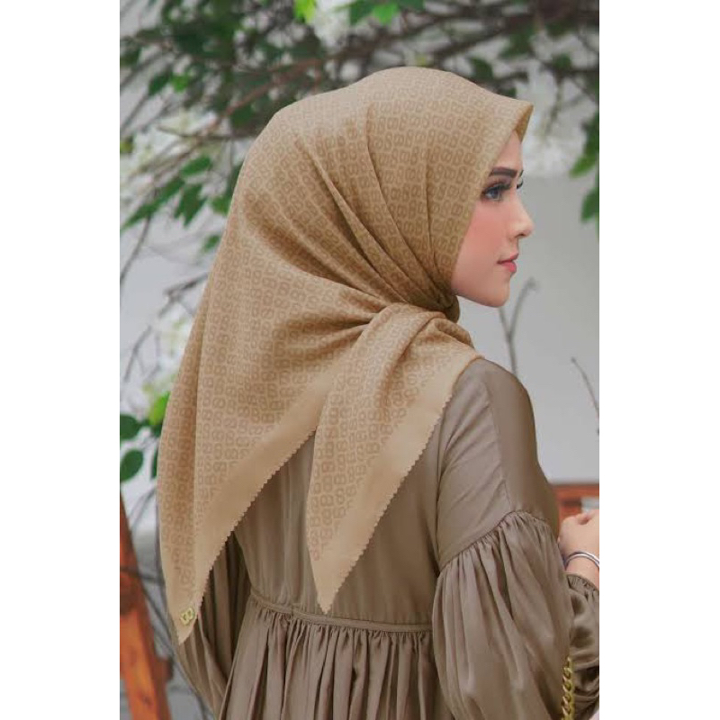 tapis square Navajo buttonscarves