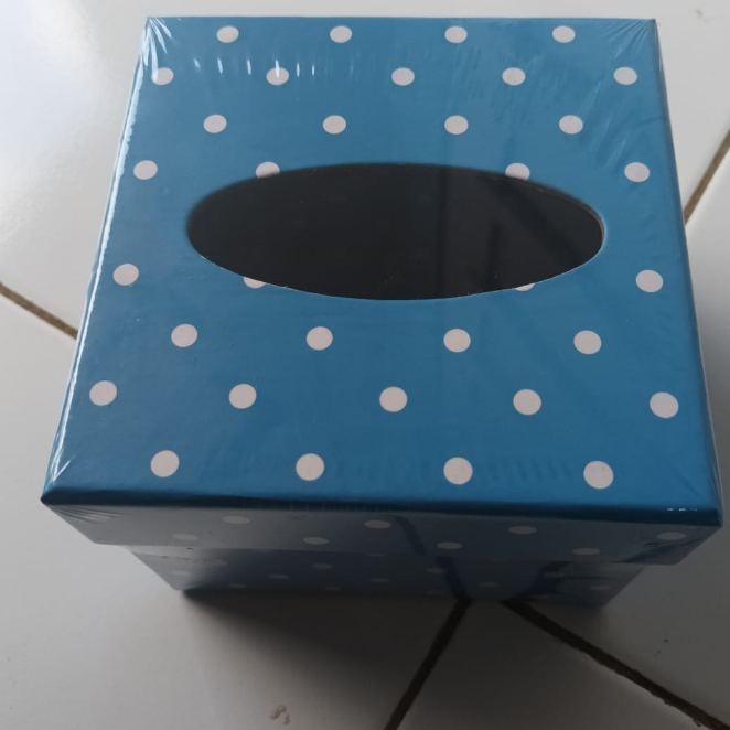 KOTAK TISU TEMPAT TISU