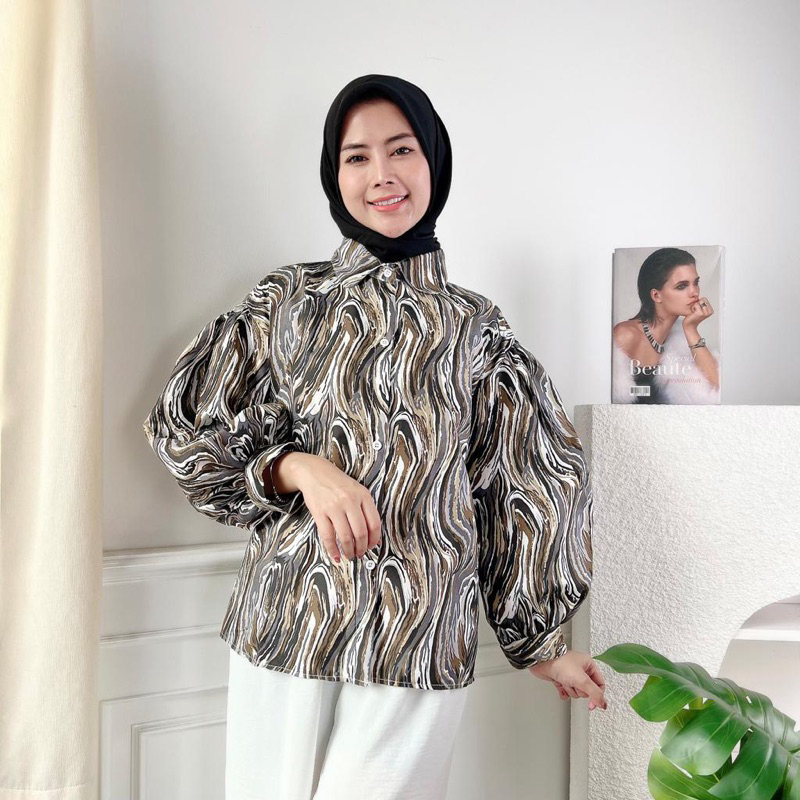 AFI - EC - Ghalaxie Marble Blouse XXL