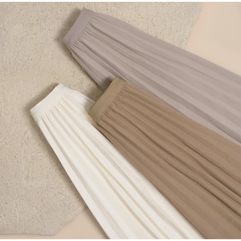 Preloved Benang Jarum skirt dear pleats