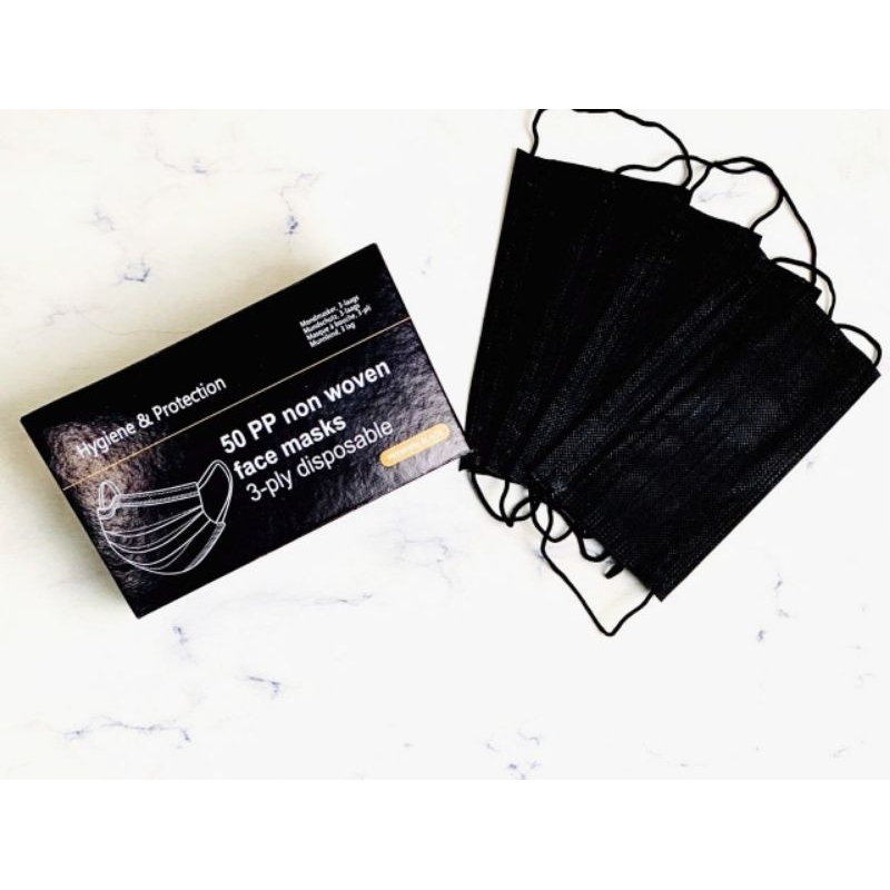 masker earloop hitam