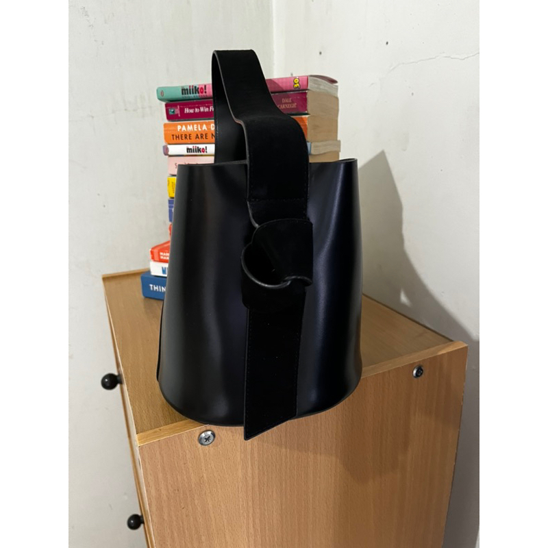 PRELOVED KWANI MICRO SUEDE KNOT BLACK