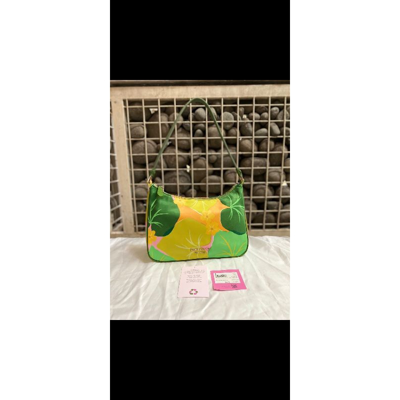 ks sam little bett shoulder