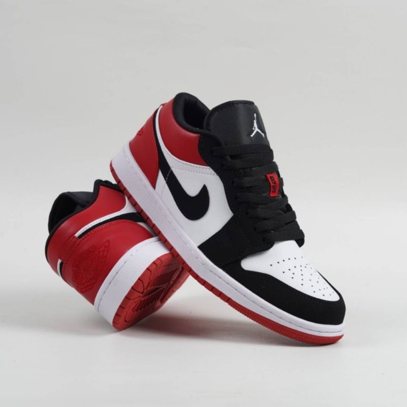 Sepatu A*r Jordan 1 Low Black Toe