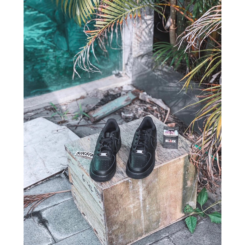 NIKE AIR FORCE1 TRIPLE BLACK