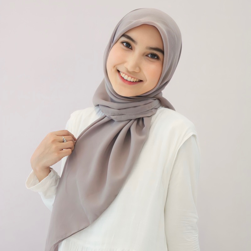 Dhinda Hijab - Plain Hijab Segi empat (Bella Square) (Polycotton) Hijab Basic Cantik