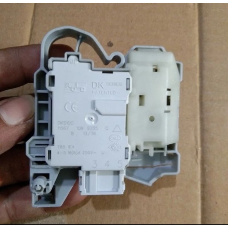 door lock mesin cuci electrolux