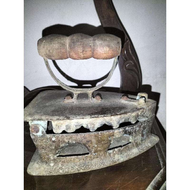 setrika Kuningan antik kuno koleksi