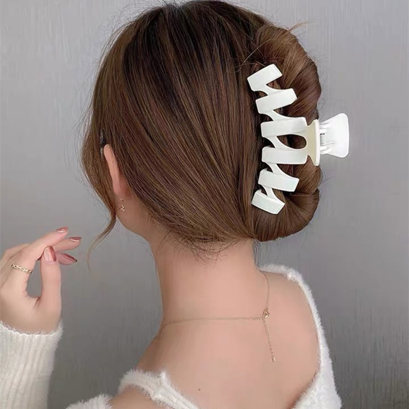 T&amp;YJepit Rambut Wanita Motif Zigzag Doff Jedai Rambut Wanita Besar Jepitan Rambut Salon Cepol Panjang Jumbo Matte Hair Claw Clip Women Aksesoris Rambut Wanita Fashion Korea Import