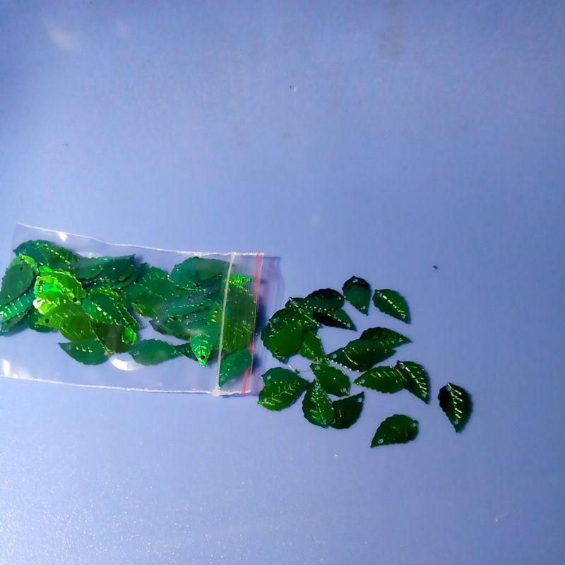 Ramboci/manik2 Daun hijau