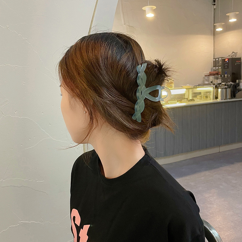 MMM Jepit Rambut Doff Transparant Jepit Rambut Doff Fashion Wanita Korea Jedai Transparant Jedai Haircules Wanita Bahan Plastik Korean Hair Claw Clip Women Fashion