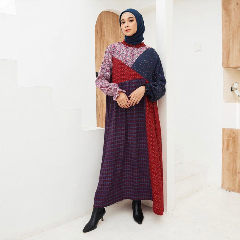 Abaya Cloude red Dfr.cloth “preloved”