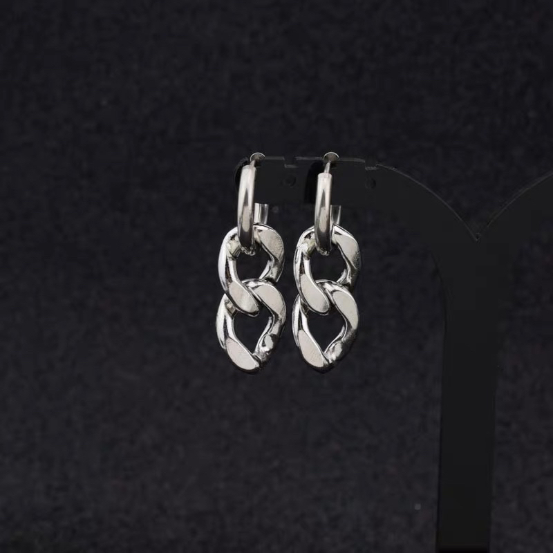 Anting Tindik Titanium Kombinasi Rantai Model Keren Pria dan Wanita