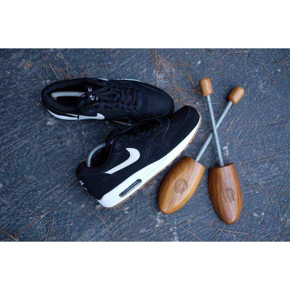 Jati Wood Shoe Tree / Cedar Wood Shoe Tree - Shoes Saddle Shapper