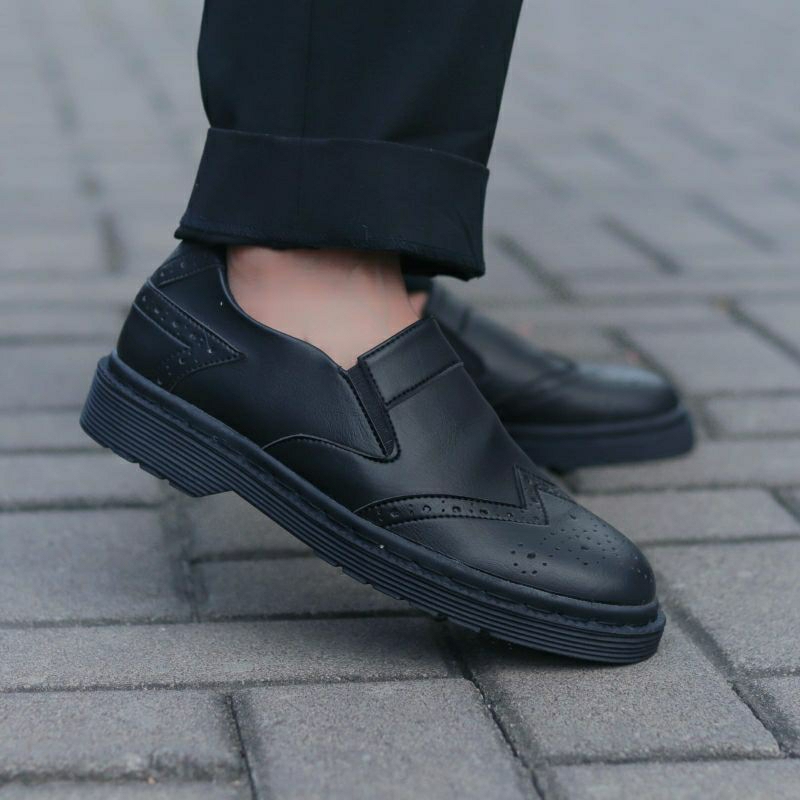 WLKRSMN Sepatu Formal Pria Pantofel Wingtip Casual Kerja Kantor Warna Hitam