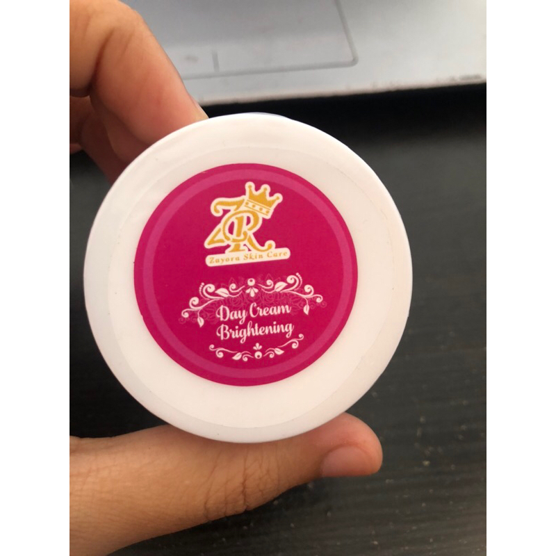 (BPOM) Krim Flek Siang Zayora / Brightening Day Cream ampuh menghilangkan flek hitam dalam seminggu