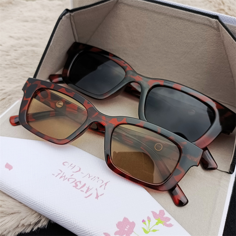 Kacamata Hitam  dewasa/anak Kacamata Hitam Wanita Fashion Retro Vintage Sunglasses Korean Import