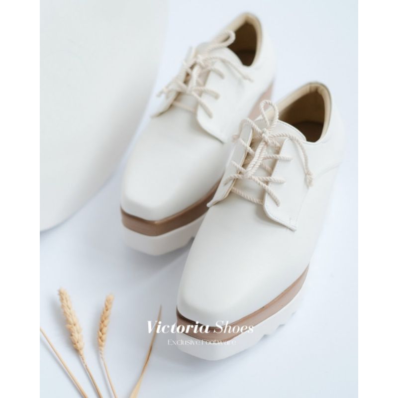 PRELOVED VICTORIA SHOES BY KAZAMI STORE