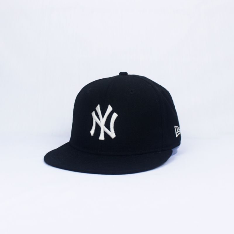 Topi Snapback New Era 59Fifty NY Yankees Black 7⅝ Second Murah Original