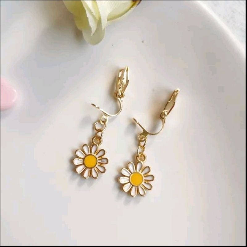 Anting Klip Daisy Tanpa Tindik/Anting Jepit