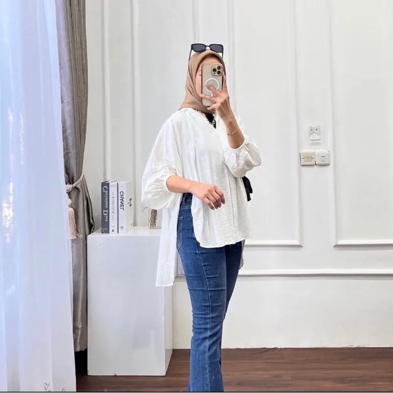 Livia blouse crinkle airflow / outer livia by Mall indonesia